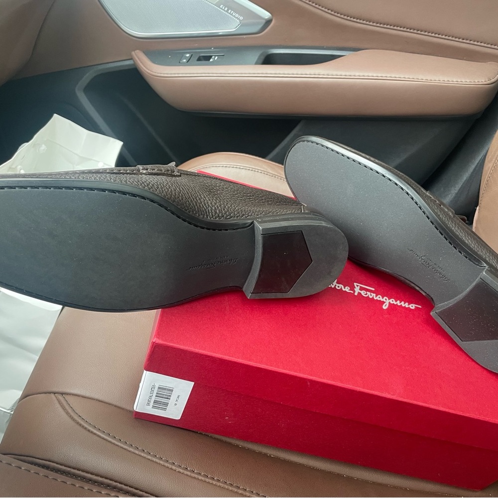 Salvatore Ferragamo mens shoe brand new size 8.5 EE regular price 850